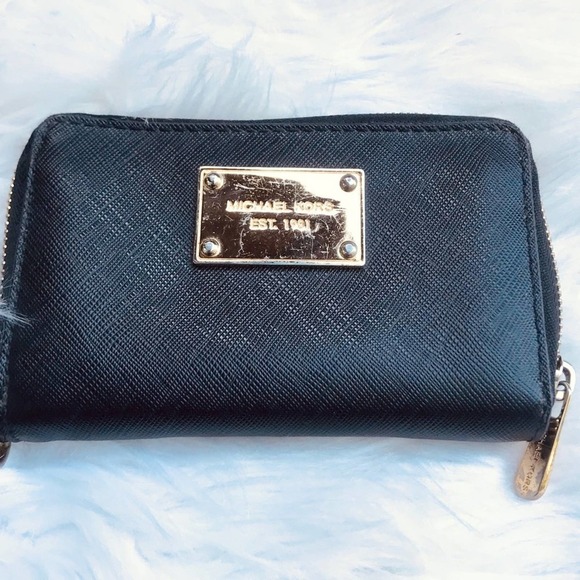 Michael Kors Jet Set Black Leather Zip Wallet -  (3.5" X 5.5") - Picture 1 of 10